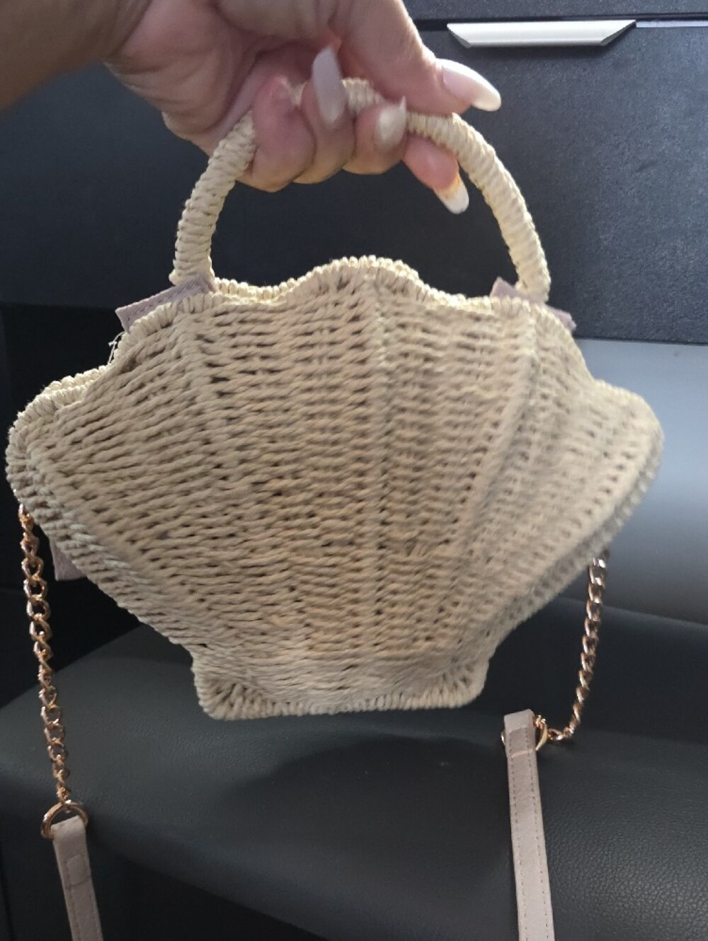 LC Lauren Conrad Beige Woven Shell Crossbody with Chain Strap - Picture 4 of 9
